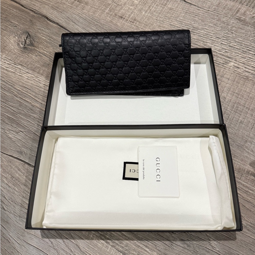 Authentic Gucci bifold wallet - Picture 3 of 6